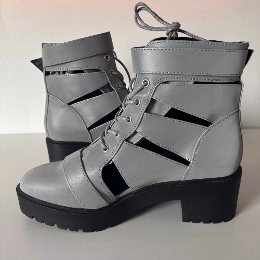 ASOS Moto Combat Boots. Vegan Leather Women’s size 7 Punk Goth Grunge Never Worn